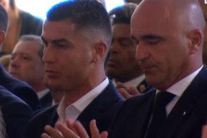 🕯️葡萄牙众将出席若塔纪念仪式：C罗献欧国联奖杯&慰问其父亲