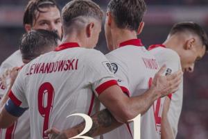 波兰前主帅撤莱万队长+输芬兰后下课，莱万回归后平荷兰+复仇芬兰