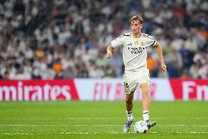 记者：裁委员评议无法作为证据，皇马中卫赫伊森将被停赛一场