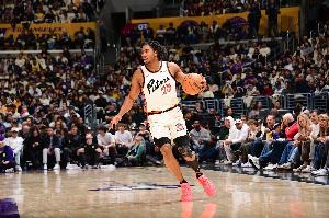 美记：活塞对艾维有信心 但消息人士表示他的情况很微妙