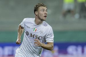 霍伊伦：客战曼城本就很难十人应战更难 德布劳内理解教练决定