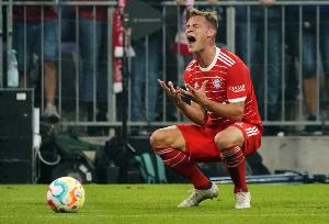 烦死了😡拜仁边后卫告急，基米希被问“客串”变脸：叕问这个？