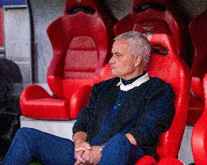 葡体主帅：很高兴与穆帅这样伟大教练交手，但葡超三连冠目标不变