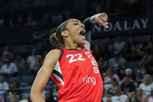 贝基-哈蒙：阿贾不仅是WNBA史上最佳 她更是这颗星球上最好的