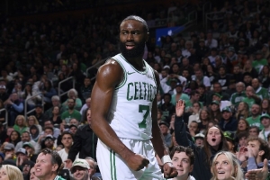 绿军前瞻球队篇：布朗单核带队值得期待吗？冲附加赛还是争状元？