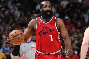 哈登：上赛季外界预测我们只能赢35场 关键不在于别人怎么想！