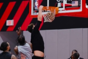 双核连线！火箭官推晒训练视频：阿门单手妙传申京后者突破暴扣