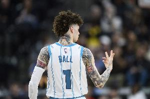 正负值+15！三球首节出战8分钟 三分3中2砍下6分3助攻1盖帽