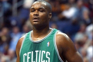 冷知识：绿军球星安托万-沃克 是首位在发展联盟打球的NBA全明星