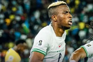 遗憾！奥斯梅恩戴帽丘库埃泽助攻双响，尼日利亚仍无缘直通世界杯