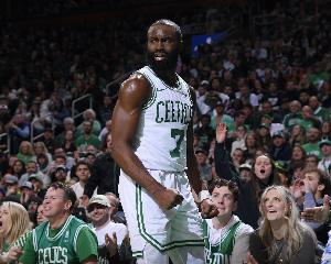 左腿筋紧张退赛！马祖拉：还没完整伤情报告 杰伦-布朗说他没事