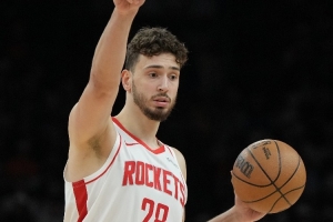 规则受益第一人！申京投了本赛季联盟第一个heave 没进不算出手