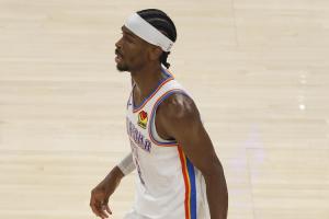 关键时刻发威！亚历山大揭幕战第四节&加时合砍24分 本世纪最高