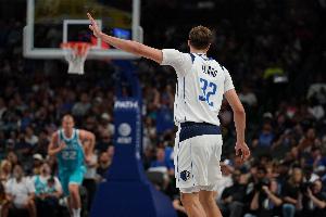 弗拉格首秀10分10板！PJ-华盛顿：这只是一场比赛 他会很出色的