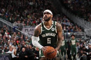 外线有谱！特伦特半场三分6中3贡献9分3板2断 正负值+17