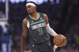 爱德华兹谈麦丹隔扣杨瀚森：我当时告诉他 兄弟 那可太坏了