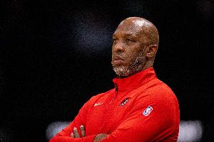 比卢普斯也干了！美网友炸了：该死！NBA正在变成网飞犯罪剧