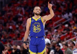 库里砍下至少40分7助3断且真实命中率70%+ 成NBA历史最老球员