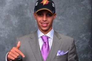 武圣打趣：若早知道库里会变成今天这样 我就留在勇士了