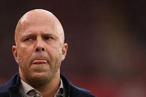 卡斯卡里诺：利物浦夏窗签的就埃基蒂克还行，斯洛特简直在开玩笑