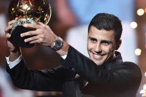 一年前的今天，罗德里成为金球奖得主🥹🏆🩵 ​​​