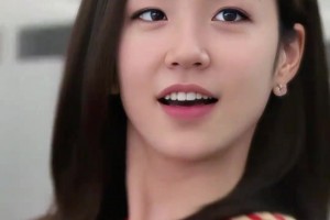 变熟女了😍！曾经一笑成名的韩国美女主播，昨日主持巴萨发布会