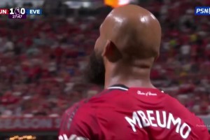 连失良机！B费远射被扑出！姆贝莫禁区内连续打门被封出！