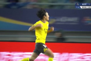 这比赛有意思了！泰州队利用角球机会将比分扳平！