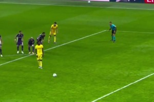 莱奥脱衣庆祝！加比亚：脱什么脱，给我回来🤣