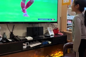 急死了！苏超小球迷：快进一个吧，明天周一我还要上学呢😂