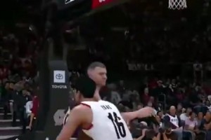 明天就将面对约老师了！网友此前用2K操作杨瀚森打爆约基奇🙊