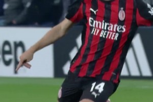 连摔倒都猜到了？米兰：起初，人们以为这只是一脚普普通通的传球