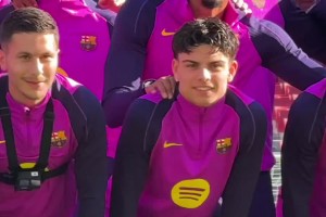 基恩梅开二度，帮助曼联在海布里球场取得胜利